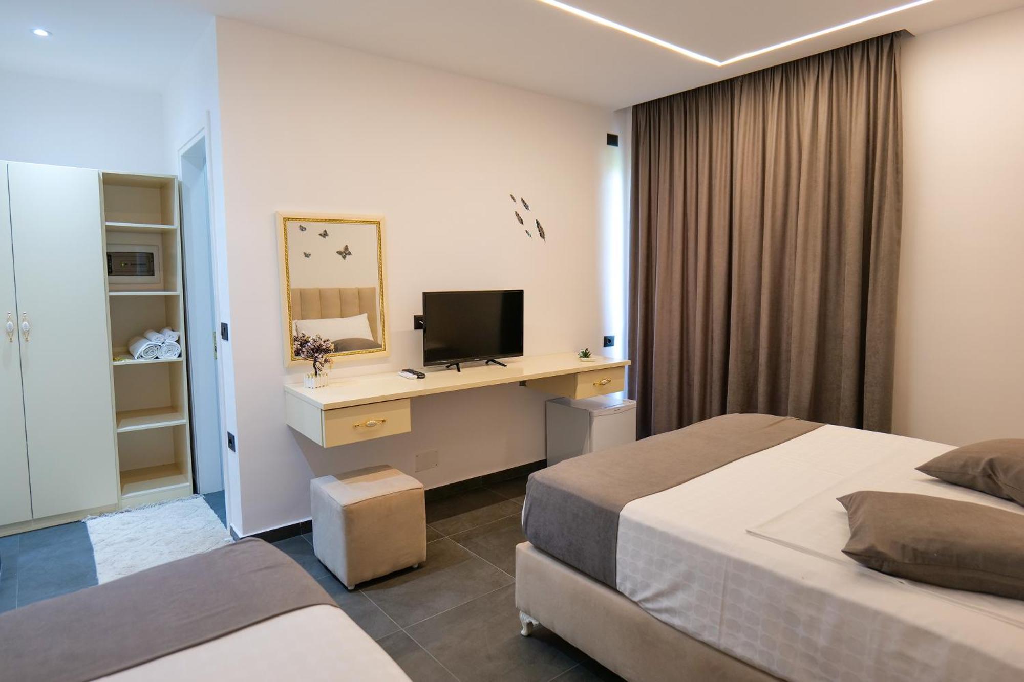 Hotel Celaj Vlorë Eksteriør bilde